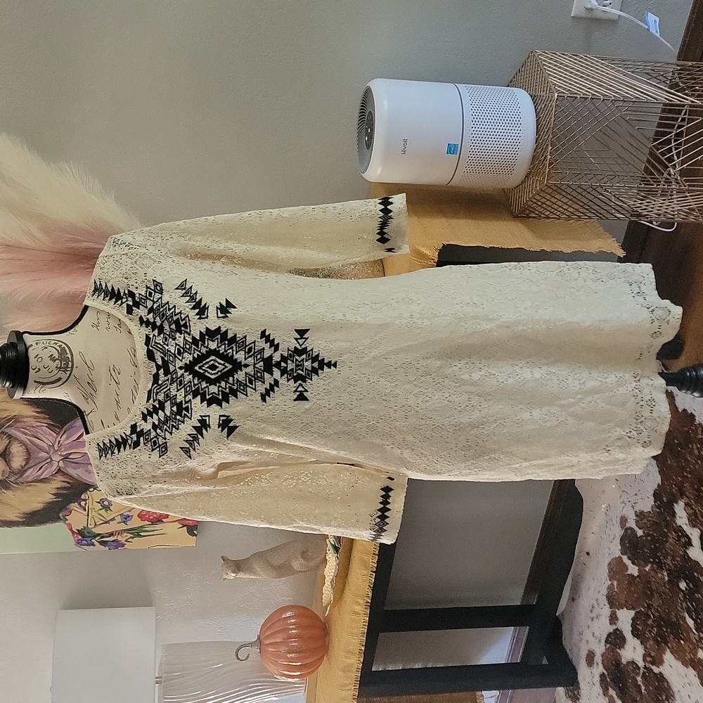Never Worn, lace dress